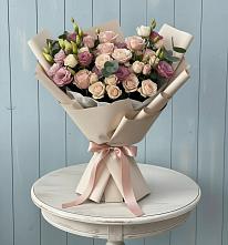 Букет цветов из:  Розы и Лизиантусы в Александров Гае