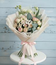 Букет цветов из:  Розы и Лизиантусы в Александров Гае