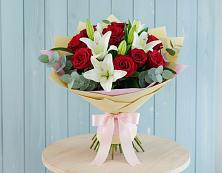 Букет цветов из:  Лилии и Розы в Александров Гае