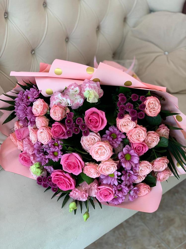 Букет цветов из: Хризантемы, Розы и Лизиантусы в Александров Гае