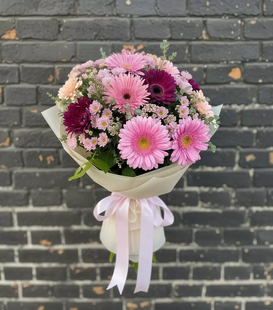 Букет цветов из: Герберы и Хризантемы в Александров Гае