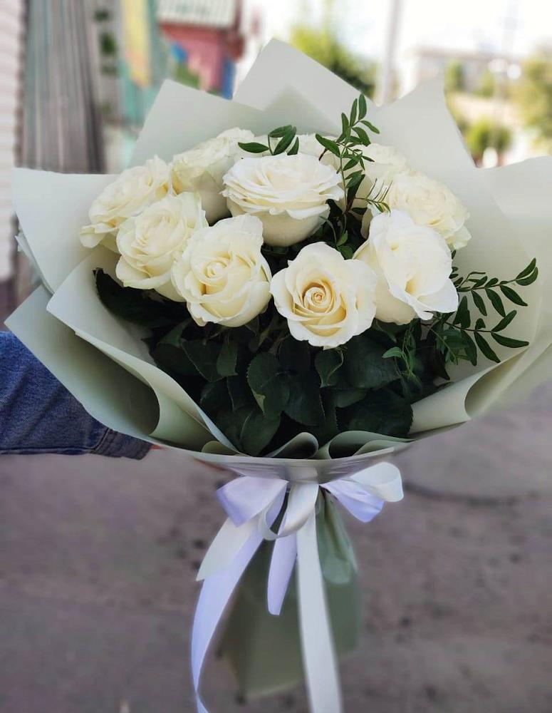 Букет Белые розы Проуд в Александров Гае