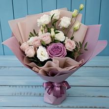 Букет цветов из:  Розы и Лизиантусы в Александров Гае