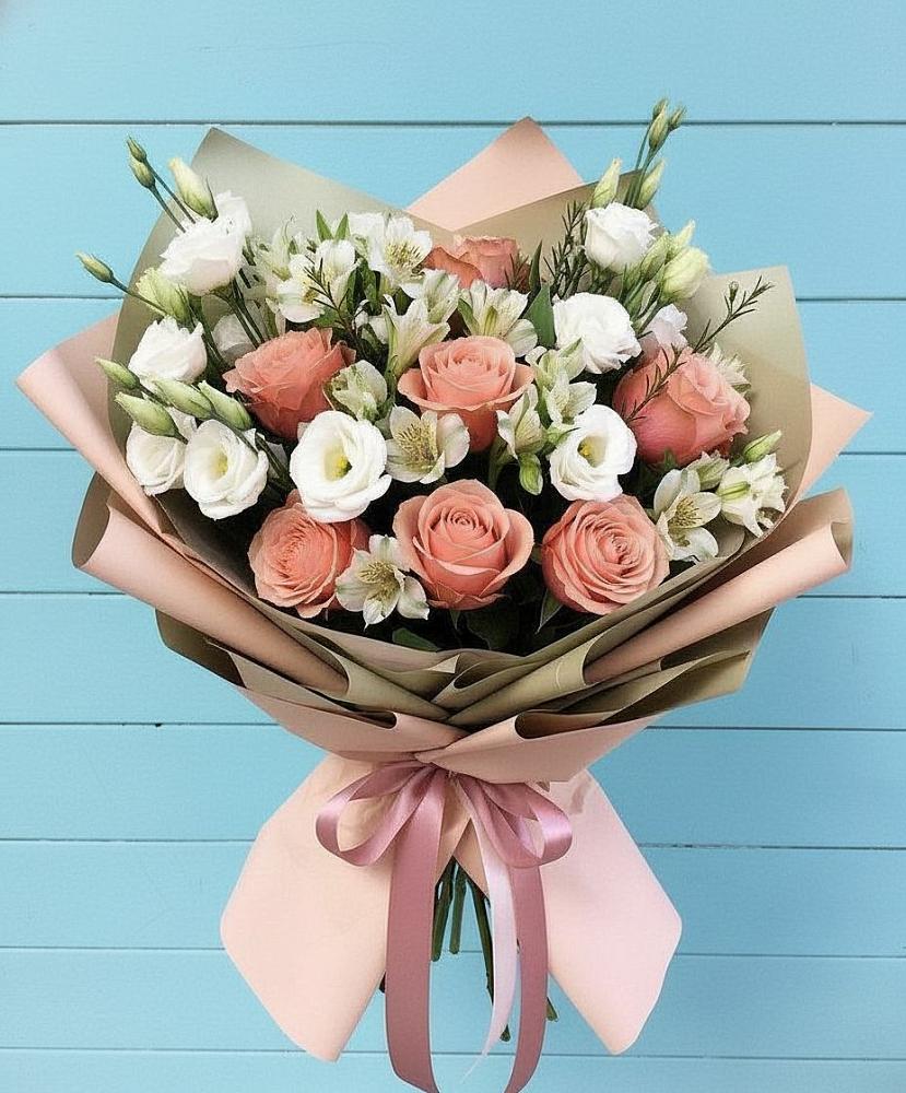 Букет цветов из: Розы, Альстромерии и Лизиантусы в Александров Гае