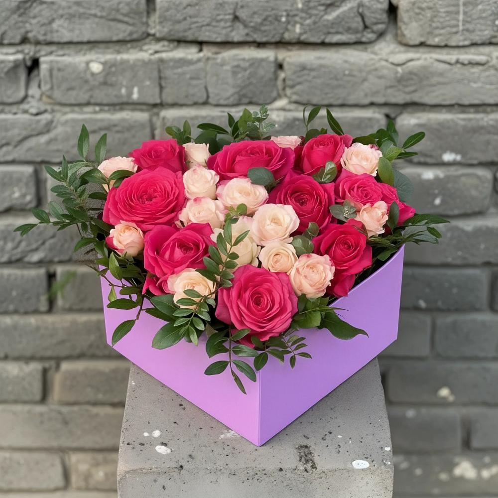 Цветочная композиция из Розы в коробке в Александров Гае