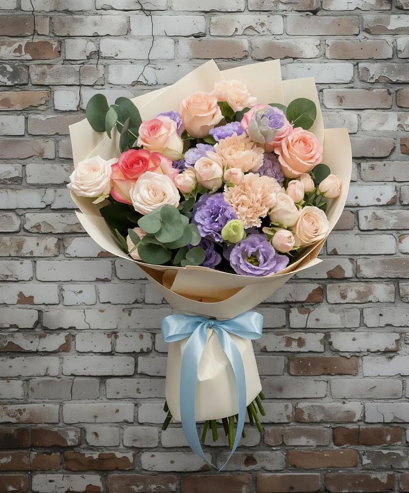 Букет цветов из: Розы, Лизиантусы и Гвоздики в Александров Гае