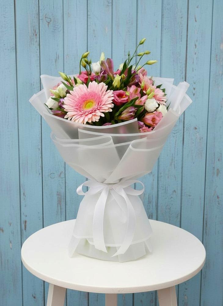 Букет цветов из: Герберы, Альстромерии и Лизиантусы в Александров Гае