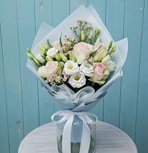 Букет цветов из:  Розы и Лизиантусы в Александров Гае