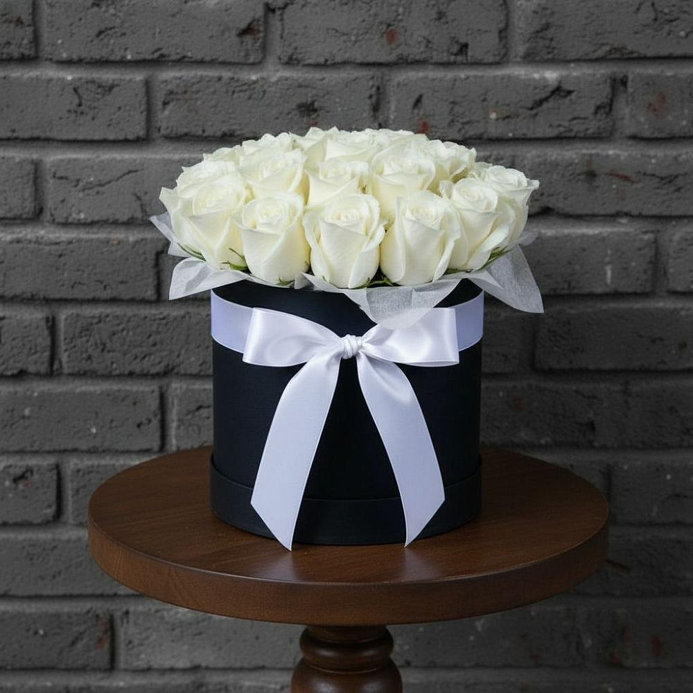 Цветочная композиция из Розы в шляпной коробке в Александров Гае