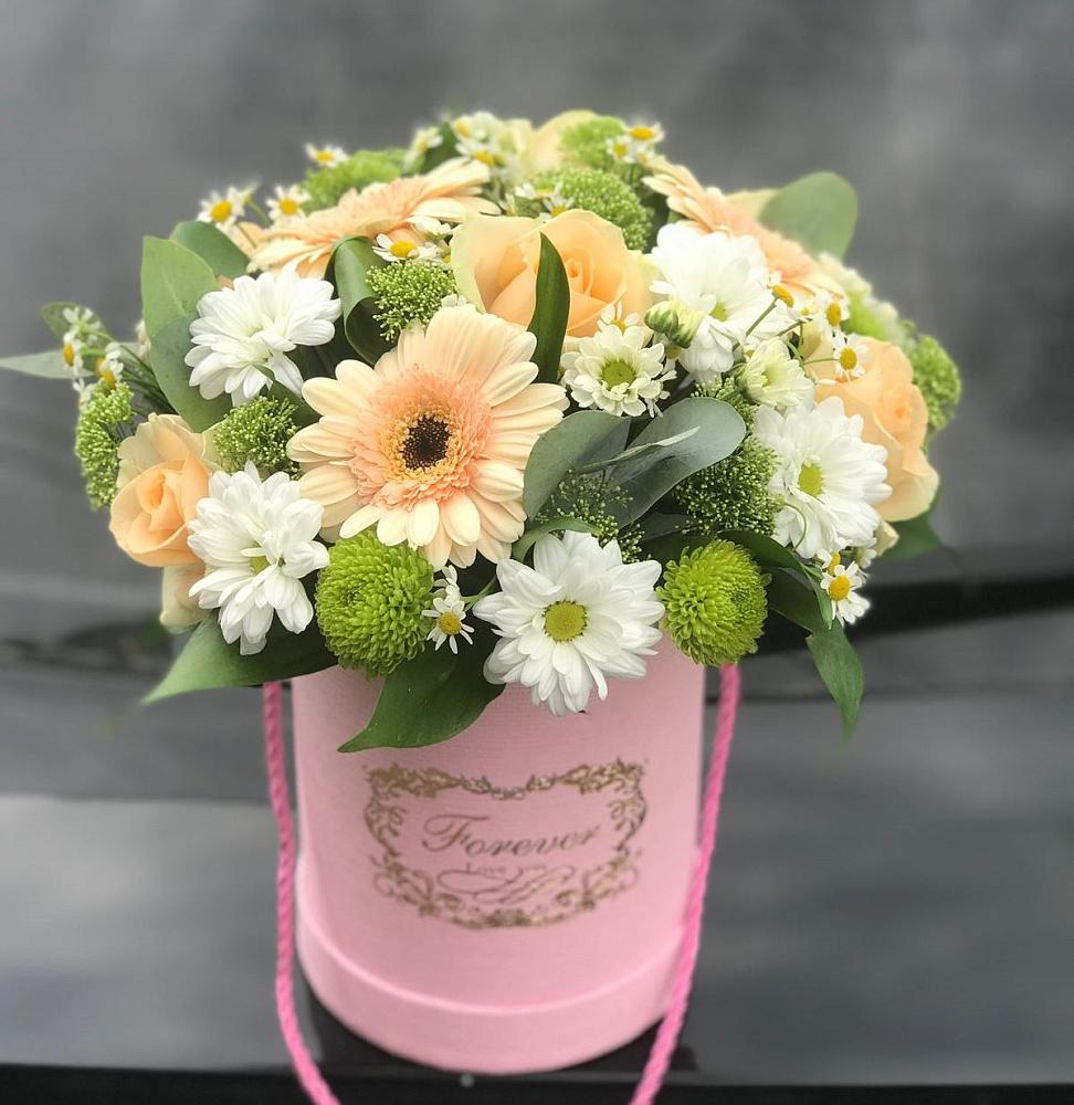 Цветочная композиция из Розы, Герберы и Хризантемы в шляпной коробке в Александров Гае