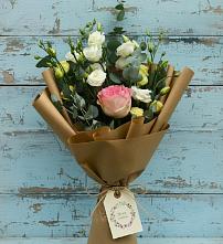Букет цветов из:  Розы и Лизиантусы в Александров Гае