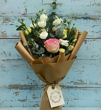 Букет цветов из:  Розы и Лизиантусы в Александров Гае