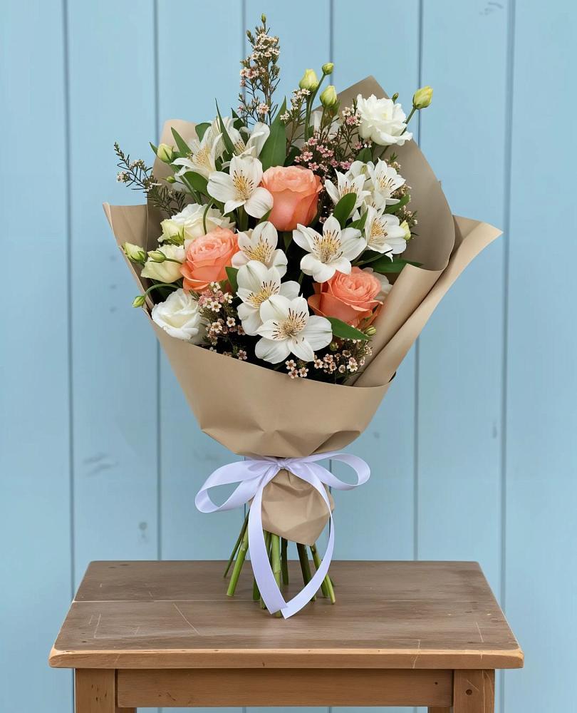 Букет цветов из: Альстромерии, Лизиантусы, Розы и Хризантемы в Александров Гае