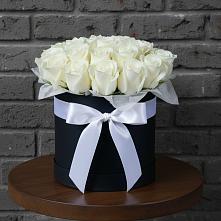 Цветочная композиция из Розы в шляпной коробке в Александров Гае